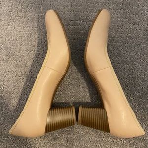 Like new Naturalizer heels